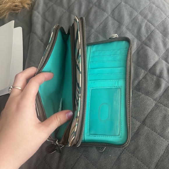 Thirty one wallet, lots of storage - Picture 4 of 4